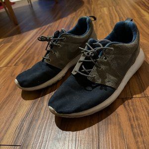 Nike Roshe One Premium Navy Blue/ Grey Sneakers